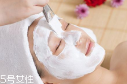 面膜和其他產(chǎn)品區(qū)別是什么？面膜保濕時(shí)間短