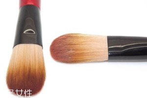 底妝工具該怎么選？干皮適合刷子