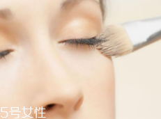 底妝工具該怎么選？干皮適合刷子