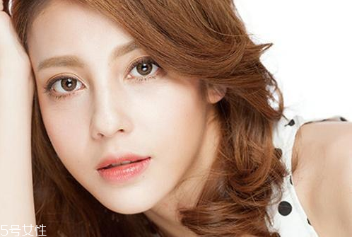 開眼角后會疤痕增生嗎？開眼角后馬上化妝導致疤痕增生