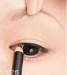 眼線液筆不出水怎么辦？畫眼線的常見誤區(qū)