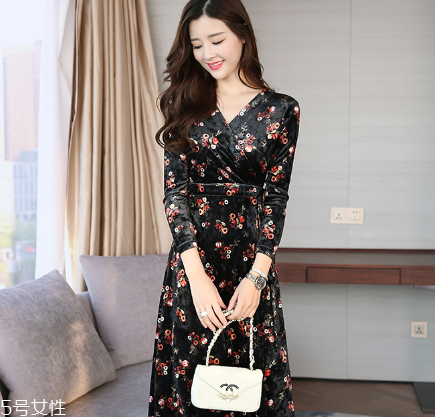 怎么穿衣服有女人味？跟著她學(xué)就對(duì)了