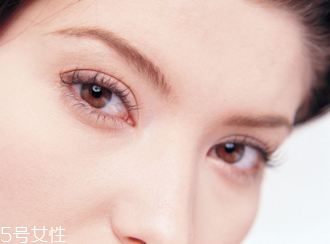 割雙眼皮后如何快速消腫？割雙眼皮正確護(hù)理比手術(shù)季節(jié)更重要