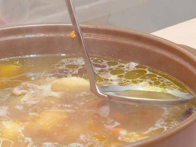 西洋參雞湯的做法步驟 溫補(bǔ)好選擇 西洋參雞湯的做法步驟 溫補(bǔ)好選擇