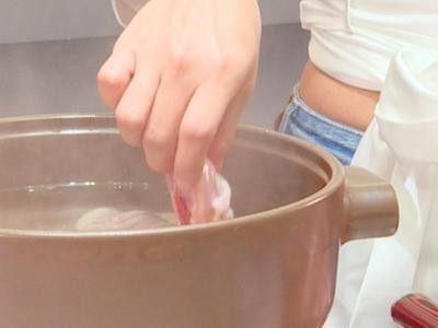 西洋參雞湯的做法步驟 溫補(bǔ)好選擇 西洋參雞湯的做法步驟 溫補(bǔ)好選擇