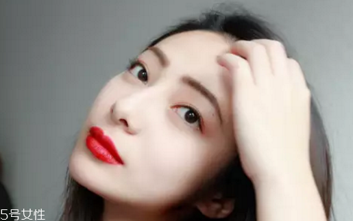 唇釉可以當(dāng)腮紅嗎？唇釉這樣涂最好看