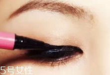 眉粉可以畫眼線嗎？
