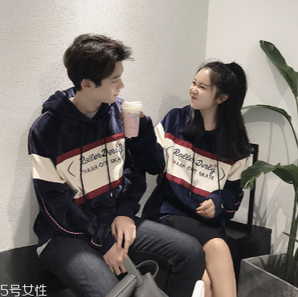 衛(wèi)衣掉色怎么辦？這樣洗不會(huì)掉色