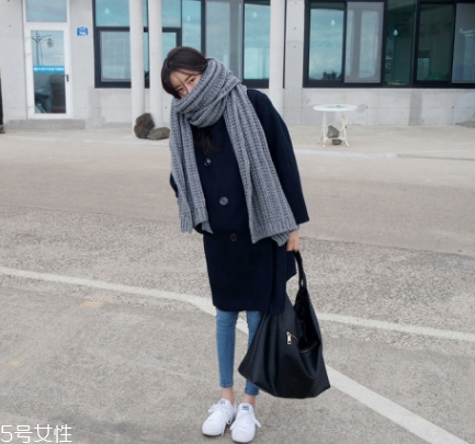 什么顏色的圍巾最百搭？這幾個顏色輕松駕馭