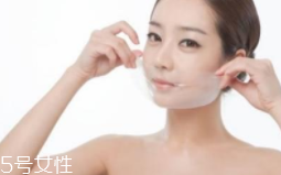 面膜不服帖怎么辦？中間剪開(kāi)更好敷