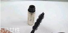 迪奧睫毛膏怎么樣？刷完睫毛膏再夾一次睫毛更卷翹