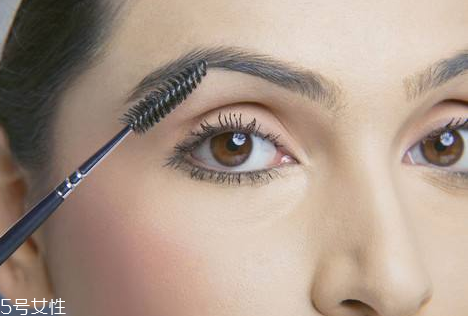 睫毛膏暈妝是什么原因？化妝手法很重要