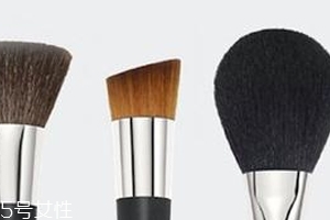 粉底刷可以用吹風(fēng)機(jī)吹干嗎？會(huì)炸毛