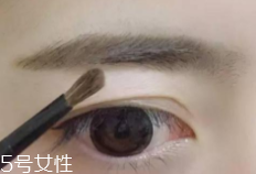 新買的眉粉刷有騷味是怎么回事？羊毛質(zhì)地正?，F(xiàn)象