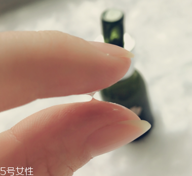 LA MER修護(hù)精華露孕媽能用嗎？適合產(chǎn)后去皺