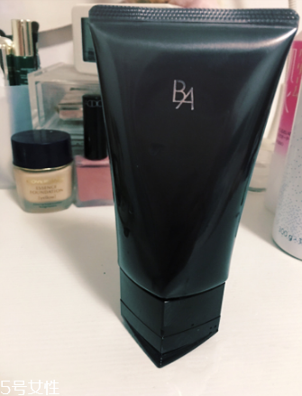 pola黑ba洗面奶好用嗎？挑不出毛病的一款洗面奶