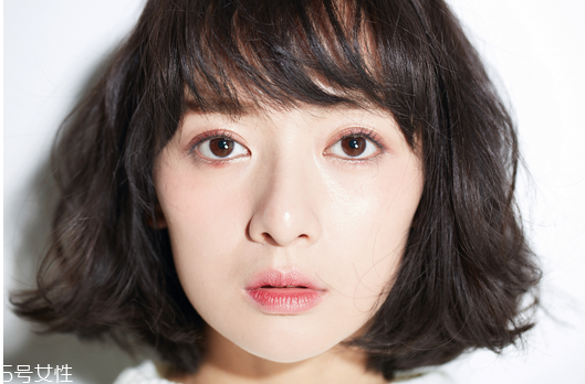 迪奧睫毛膏怎么樣？刷完睫毛膏再夾一次睫毛更卷翹