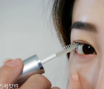 睫毛增長液可以用于眉毛嗎？睫毛增長液還可以涂頭發(fā)