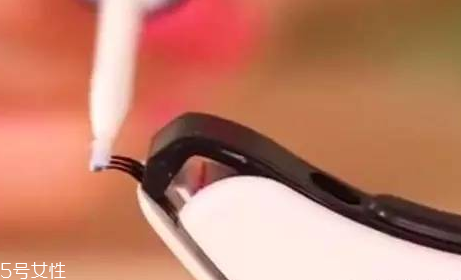 睫毛訂書機(jī)是什么？這十款睫毛膏讓你輕松放大雙眼