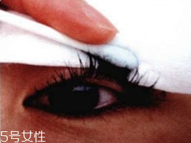 睫毛訂書機(jī)是什么？這十款睫毛膏讓你輕松放大雙眼