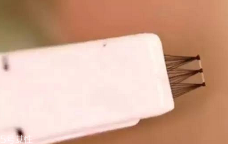 睫毛訂書機(jī)是什么？這十款睫毛膏讓你輕松放大雙眼