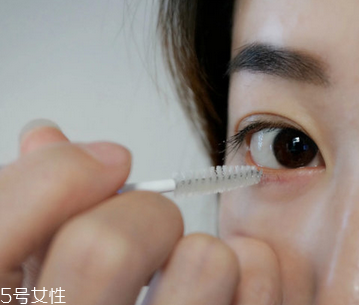 睫毛增長液可以用于眉毛嗎？睫毛增長液還可以涂頭發(fā)