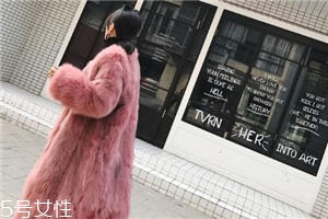 皮草和羊剪絨哪個(gè)暖和？看完你就清楚了