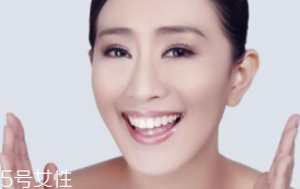美白精華可以常年使用嗎？春秋用最好