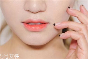 唇紋怎么去除？淡化唇紋的唇膏推薦