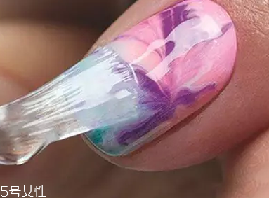 漸變指甲怎么配色？溫暖配色教程