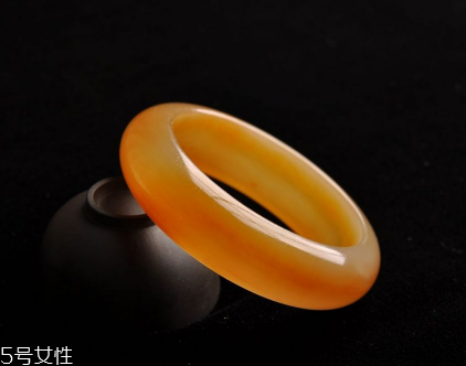 黃龍玉手鐲戴哪只手？手鐲佩戴要當(dāng)心