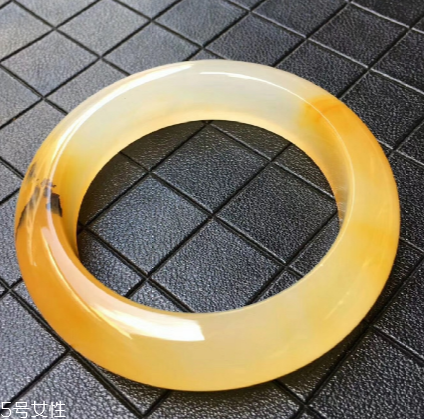黃龍玉有收藏價(jià)值嗎？不同等級(jí)收藏價(jià)值不同