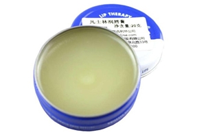 凡士林為什么適合敏感肌膚？世界上最好的隔離產(chǎn)品