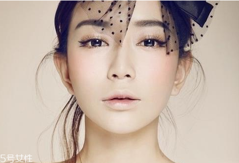 唇紋怎么去除？淡化唇紋的唇膏推薦
