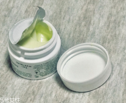 冬天護(hù)膚用霜還是乳？6款適合冬天用的護(hù)膚品推薦