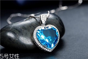 托帕石價(jià)格多少錢(qián)一克？明星最?lèi)?ài)的托帕石