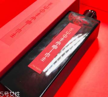 皮膚不吸收護(hù)膚品怎么回事？光用乳液面霜遠(yuǎn)遠(yuǎn)不夠