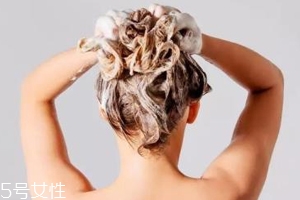 油性發(fā)質(zhì)要每天洗頭嗎？秋冬完全不需要