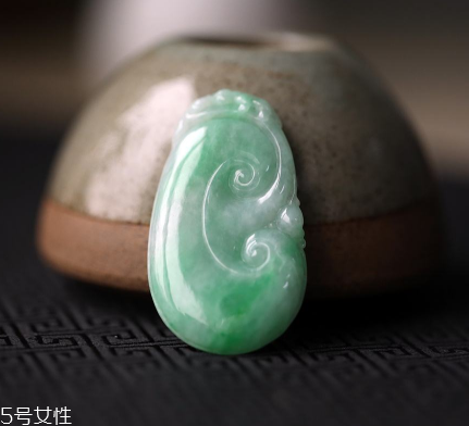 翡翠a貨是什么意思？千萬別誤解了