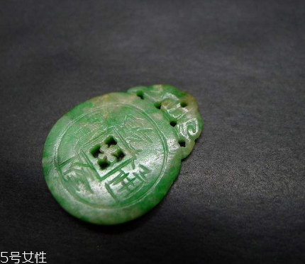 翡翠冰種和糯種哪個(gè)好？原來(lái)有這么大的區(qū)別
