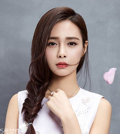 短發(fā)怎么做新娘造型？編發(fā)好看又簡單