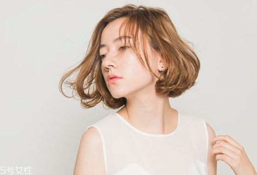 女生發(fā)質(zhì)軟適合什么發(fā)型？胖圓臉顯瘦發(fā)型參考