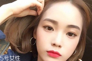 短頭發(fā)染什么顏色好看洋氣顯白？短發(fā)這樣弄好看又大方