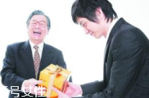 給領(lǐng)導(dǎo)送禮怎么說合適？真誠并且要注意分寸