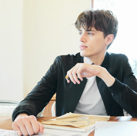 男士夾克什么款式好看？寒冬也能溫暖玩腔調(diào)