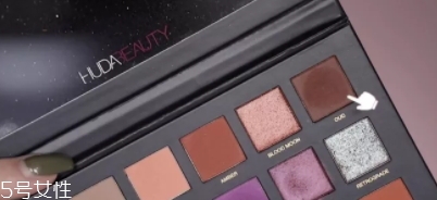 huda beauty沙漠盤怎么畫？油管大神一步步示范