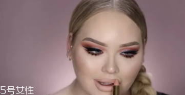 huda beauty沙漠盤怎么畫？油管大神一步步示范
