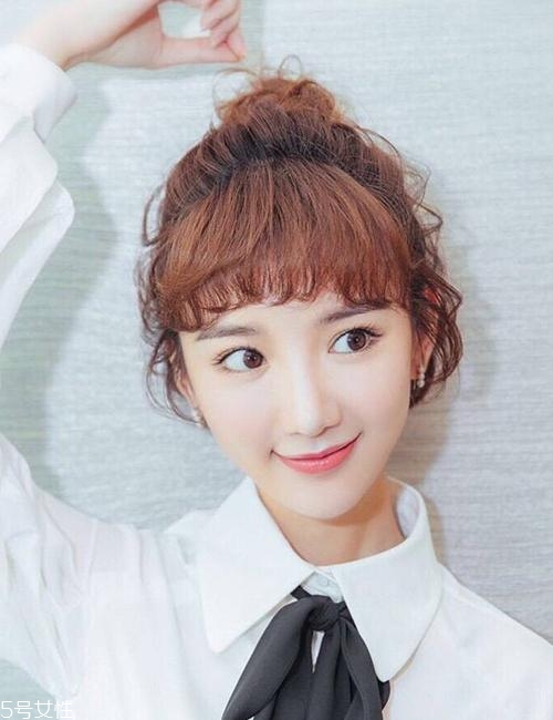 外翹短發(fā)適合什么臉型？再燙內(nèi)扣你就out了