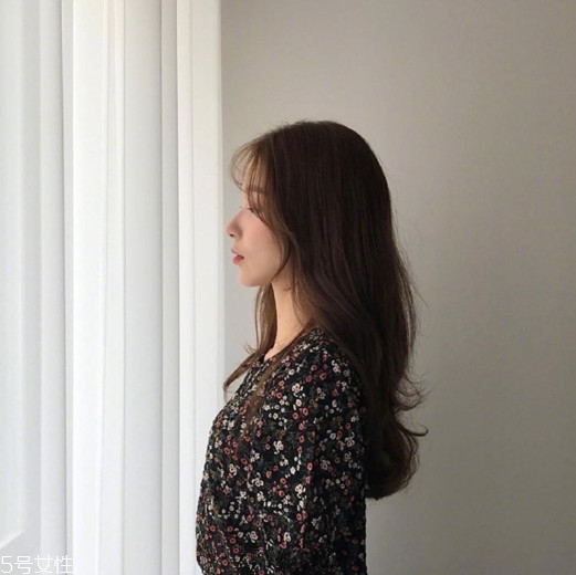 女生發(fā)質(zhì)軟適合什么發(fā)型？胖圓臉顯瘦發(fā)型參考