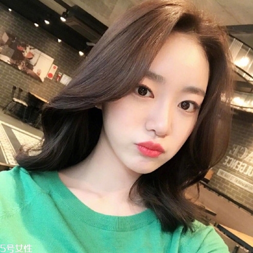 發(fā)量多女生適合什么發(fā)型？形象百變的你